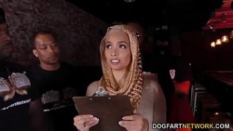 Межрассовая групповуха с анальной шлюхой Аалией Хадид